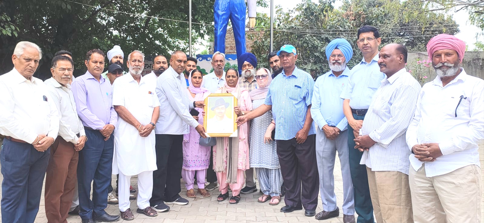 Bibi Satya Devi honored by Shaheed Bhagat Singh Charitable Trust